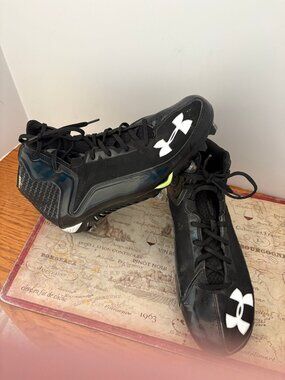 Under Armour Spine Fierce Mid Football Cleats - Like New - Size 13